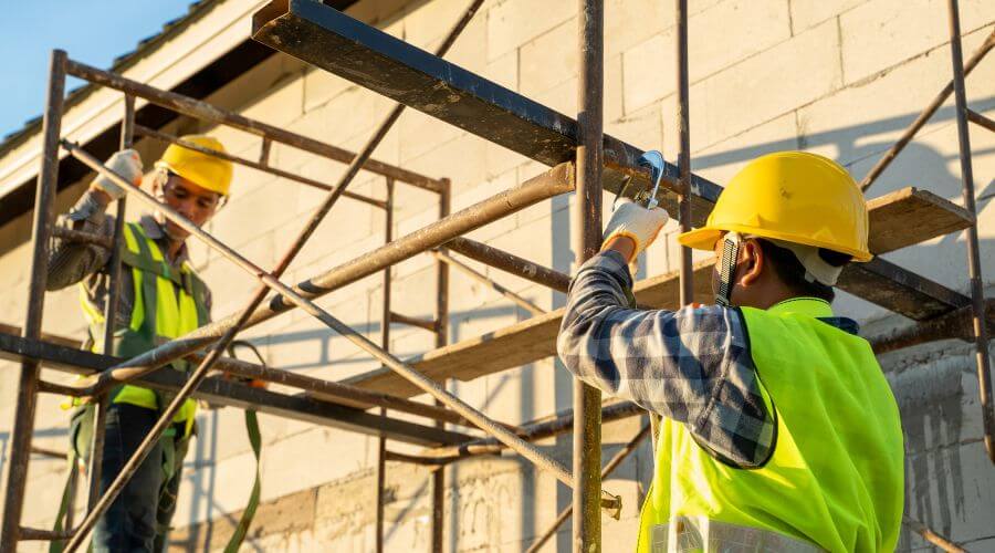Professional gutter cleaning in Mount Auburn, IL